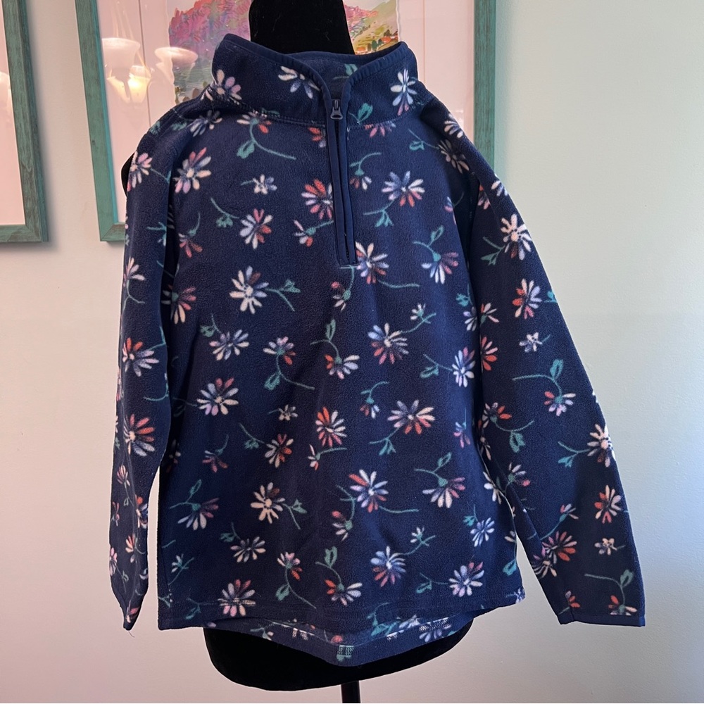Osh Kosh Fleece light sweater size 8 blue with flower pattern